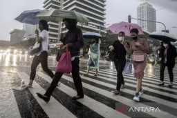 BMKG: Cuaca di Sebagian Besar Wilayah Indonesia Berpotensi Hujan Ringan pada Jumat