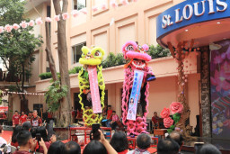 Peringati Tahun Baru Imlek, Ikatan Alumni St Louis 1 Persembahkan Pagelaran Barongsai di Sekolah