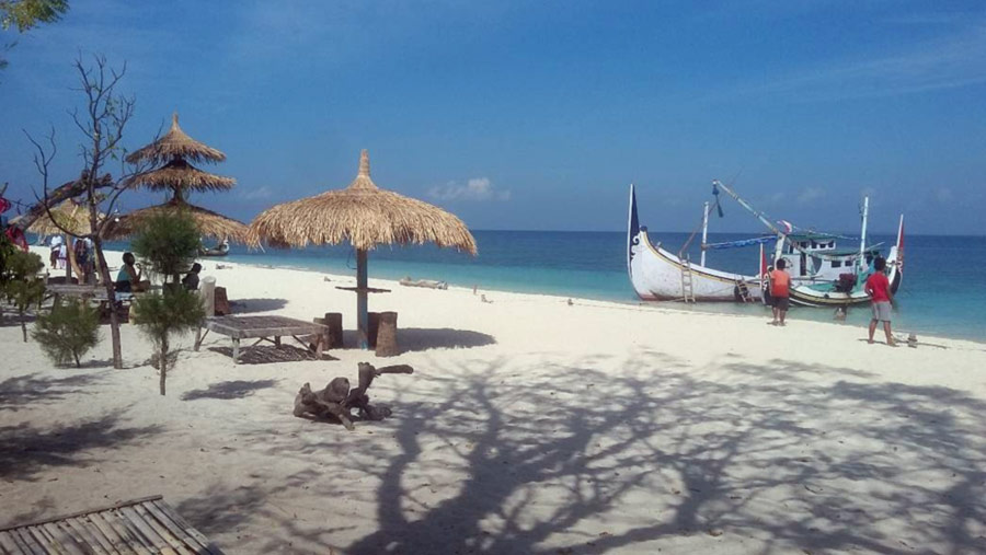 Sejuta Pesona Pantai Gili Labak Sumenep, Destinasi Wisata Primadona