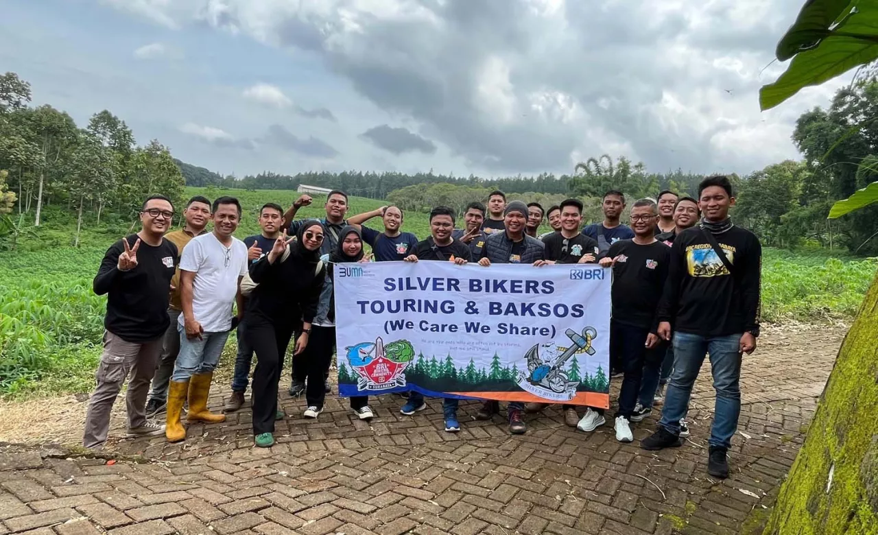 Komunitas BRI Bikers Surabaya Tanjung Perak Gelar Silver Bikers Touring & Baksos di Desa Siridomo Pasuruan