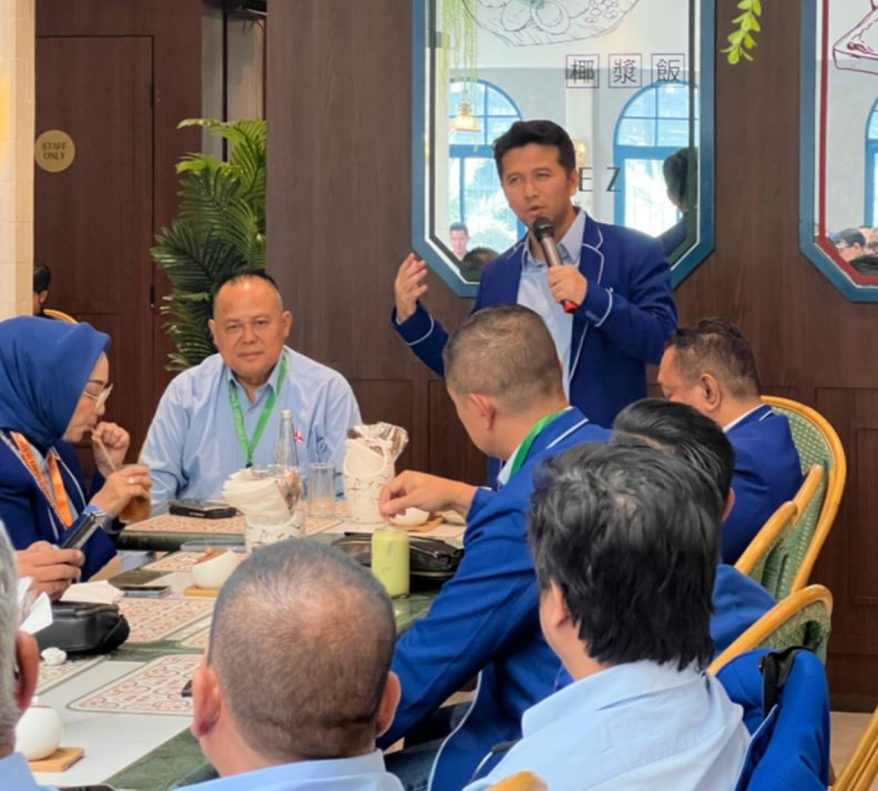 Ketua DPD Demokrat Jawa Timur Emil Elestianto Dardak mengumpulkan ketua DPC Demokrat se-Jatim/ist