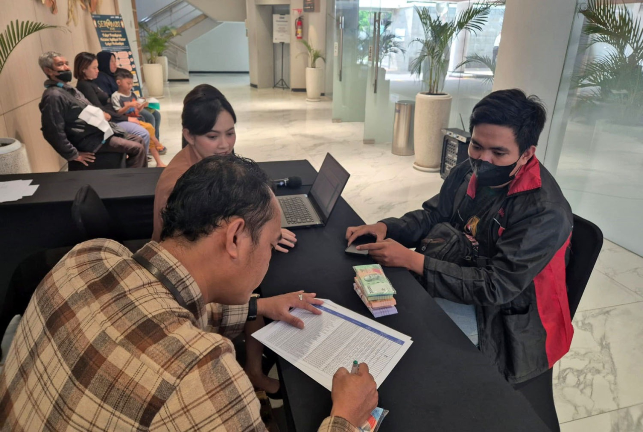 Uang Baru Lebaran Lancar Berkat Layanan BRI Rajawali dan BI