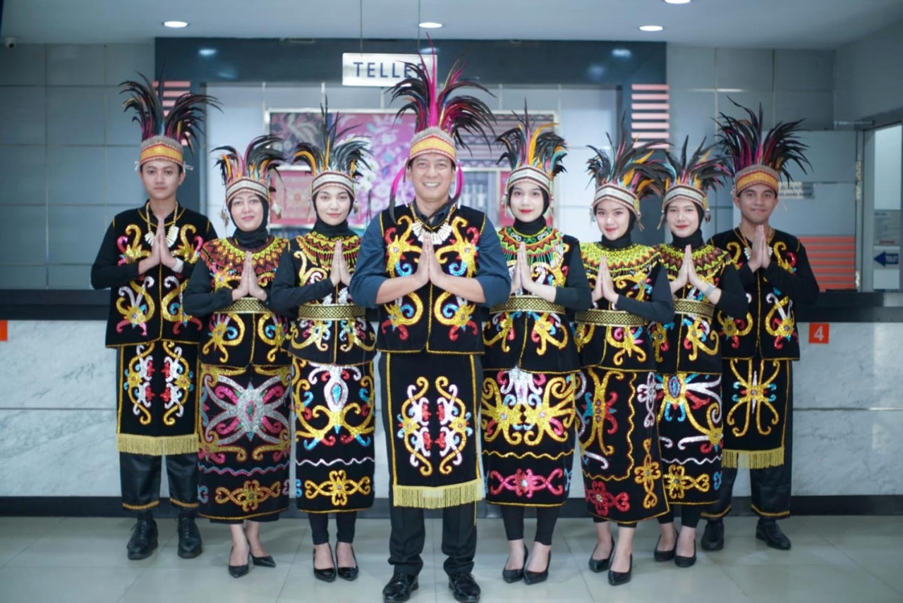 Peringatan Hari Kartini, BRI Mulyosari Tingkatkan Rasa Nasionalisme di Kalangan Karyawan dan Nasabah