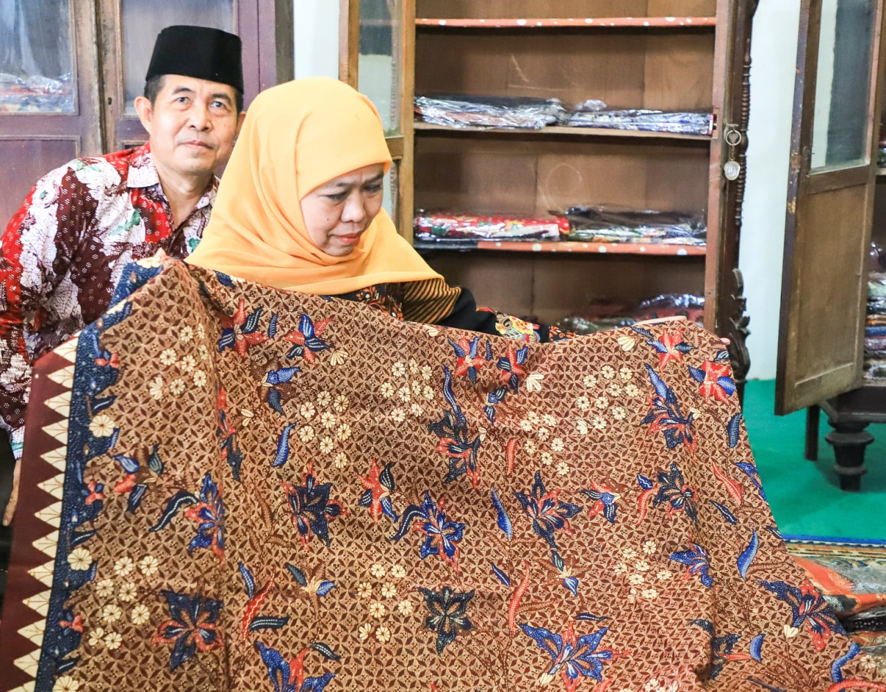 Gubernur Khofifah: Cintai dan Promosikan Batik Tulis Sampang Sebagai Pesona Warisan Budaya Luhur Madura