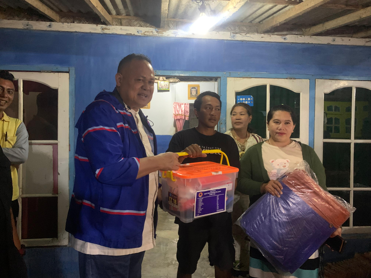 Emil Dardak Instruksikan Aksi Cepat, Demokrat Jatim Hadir Bantu Korban Gempa Situbondo