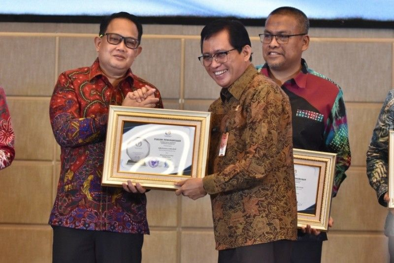 Transformasi Digital Kian Matang, Sekdaprov Adhy Karyono Dianugerahi ADLGA 2025