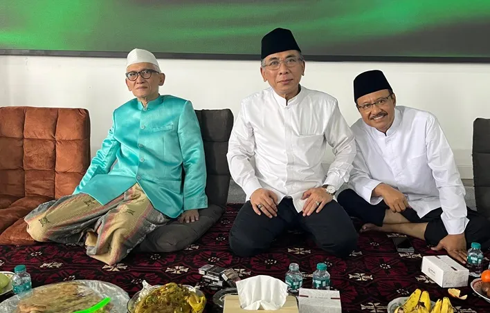 Diplomasi Selawat di Surabaya: Akhiri Dinamika, PBNU Kembali ke Tradisi Guyub Rukun