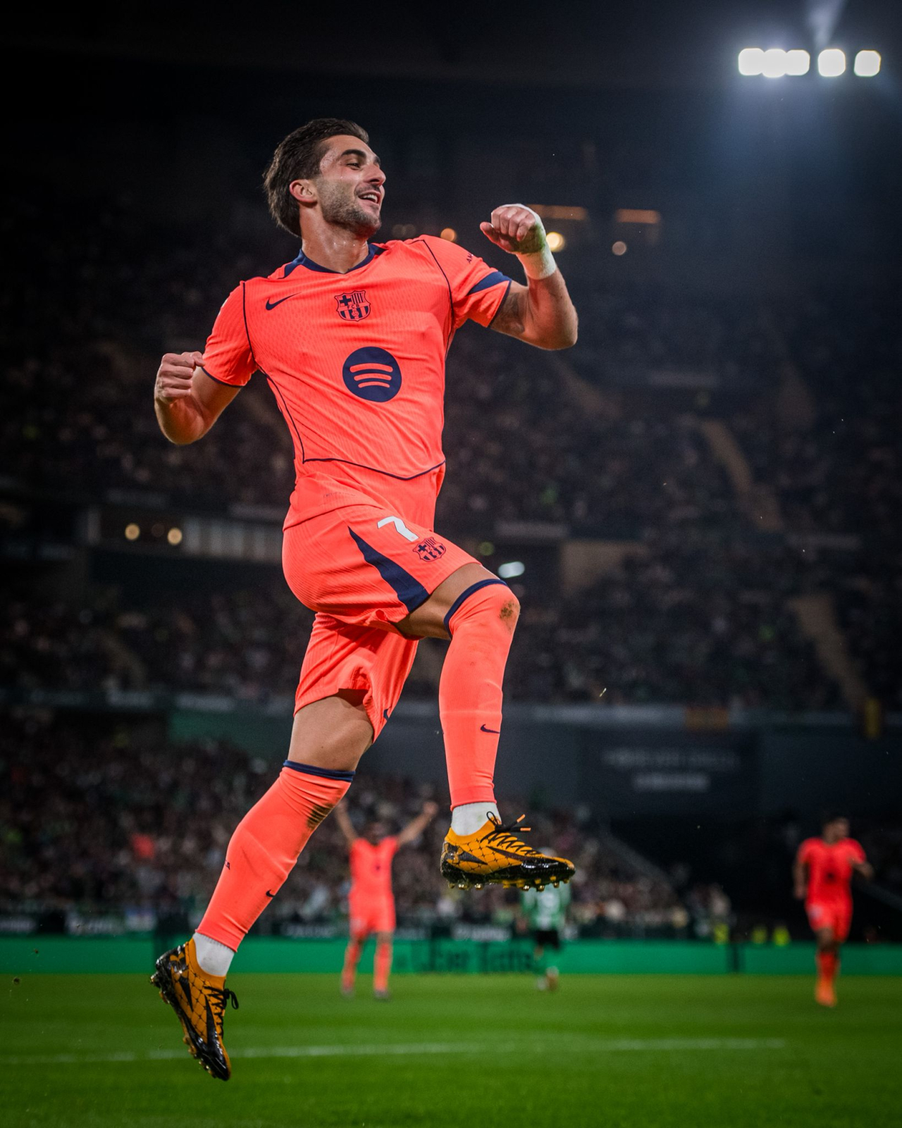 Ferran Torres merayakan gol menit 13/FC Barcelona (7-12-25).